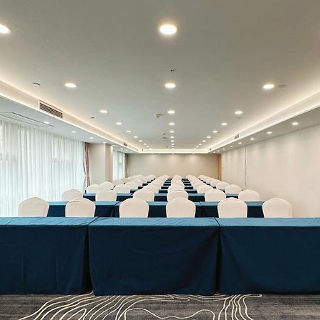 青岛中心智选假日酒店 外观 照片